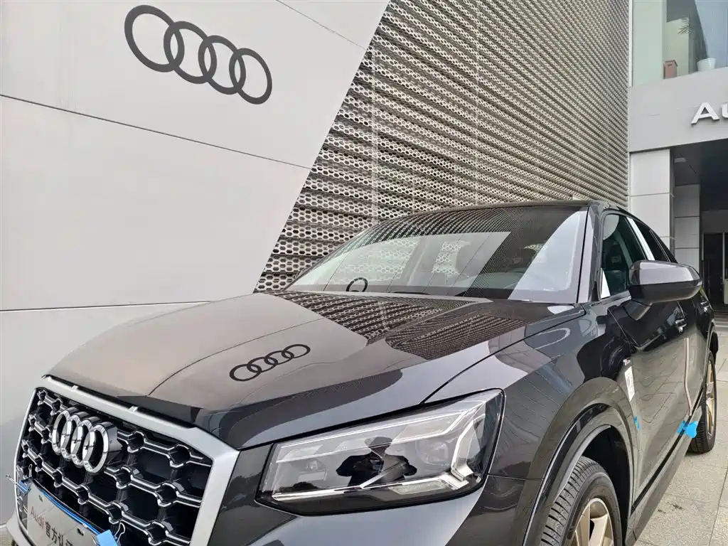 AUDI Q2L 2024