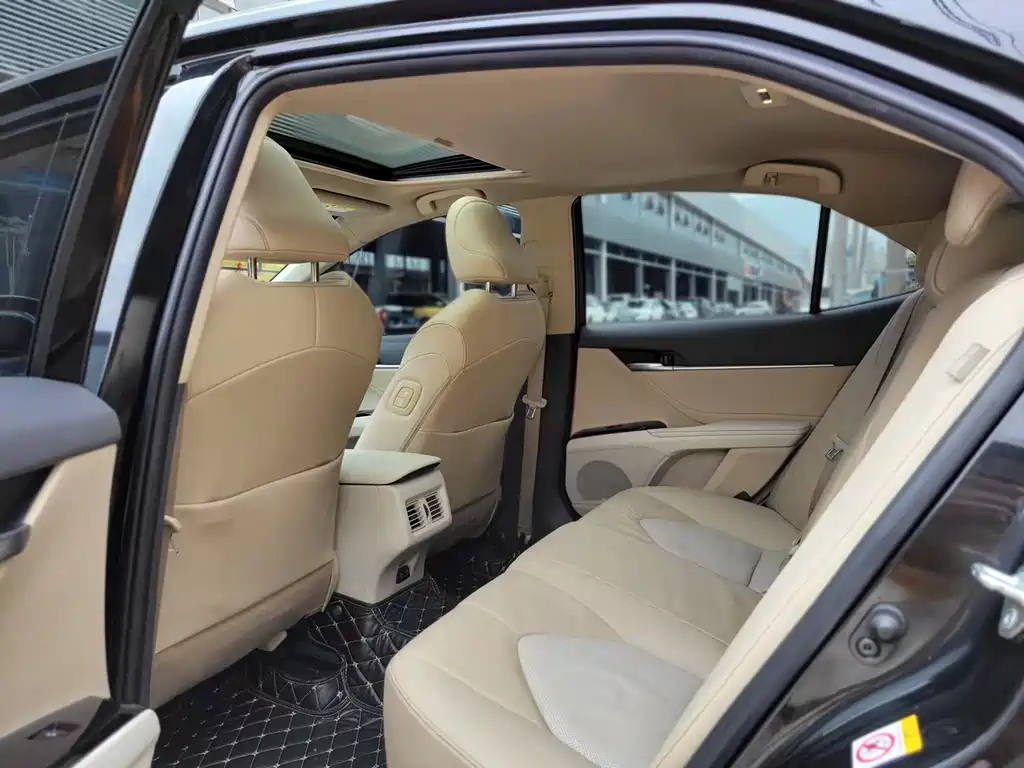TOYOTA CAMRY 2019