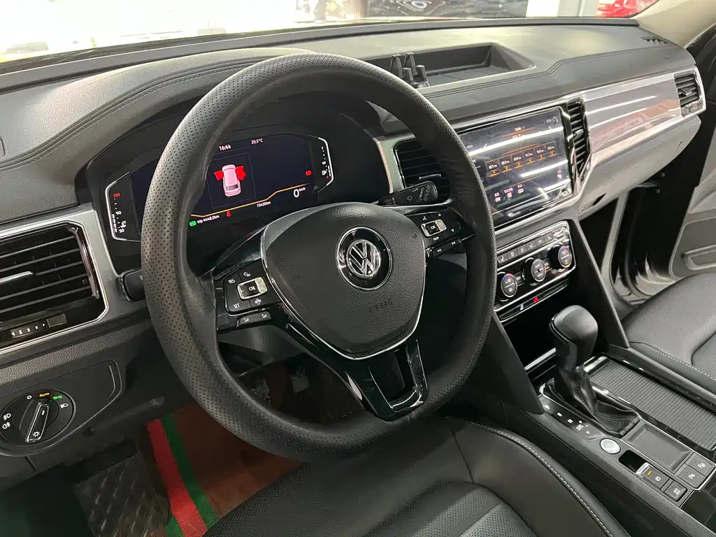 VOLKSWAGEN TOURAN 2021