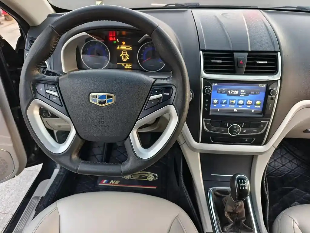 GEELY AUTO EMGRAND 2015