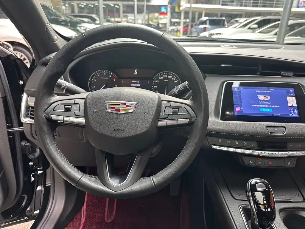 CADILLAC XT4 2021