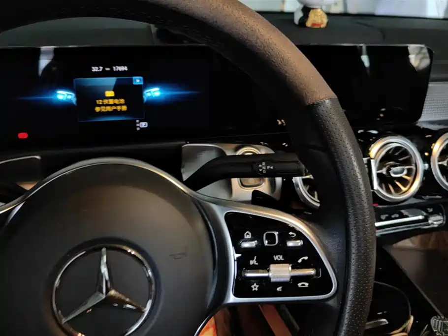 MERCEDES BENZ GLB 2021