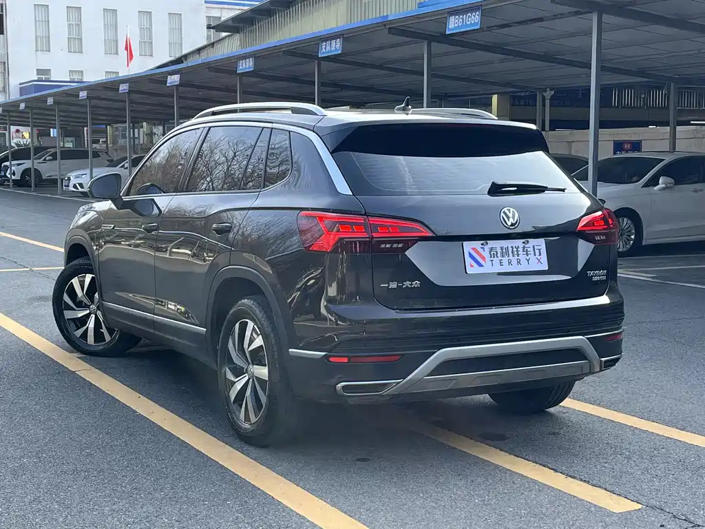 VOLKSWAGEN TAYRON 2021