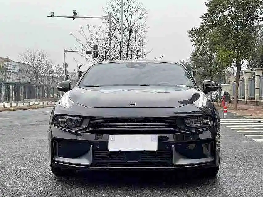 LYNK&CO 03 2020