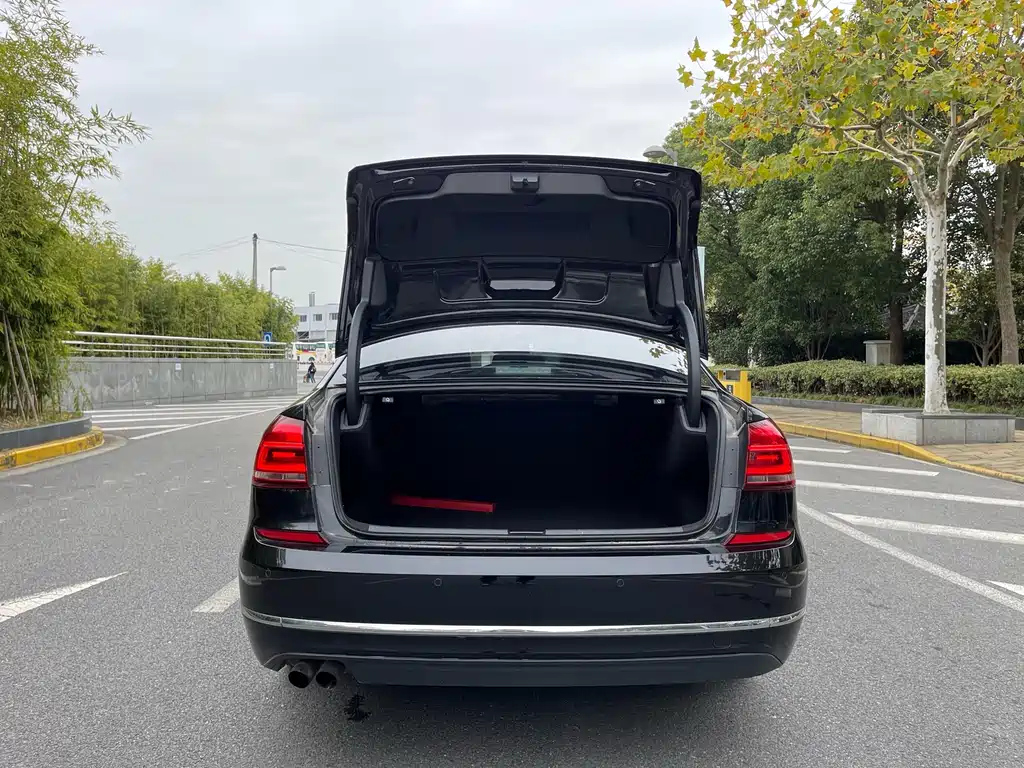 VOLKSWAGEN PASSAT 2018
