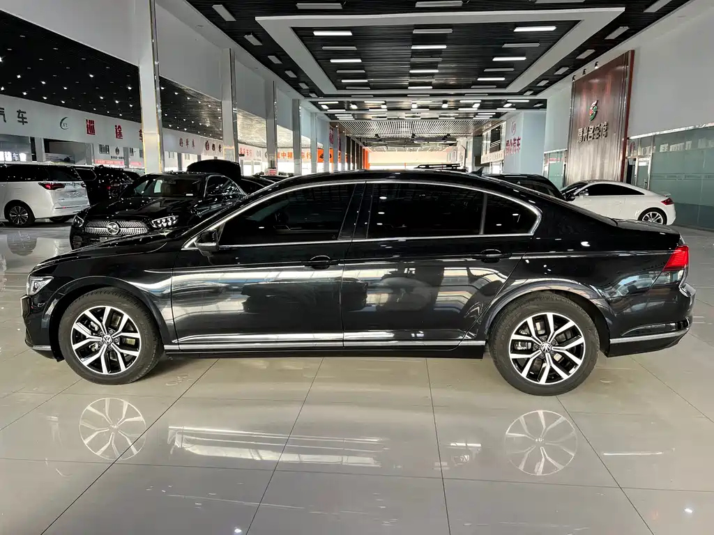 VOLKSWAGEN MAGOTAN 2020