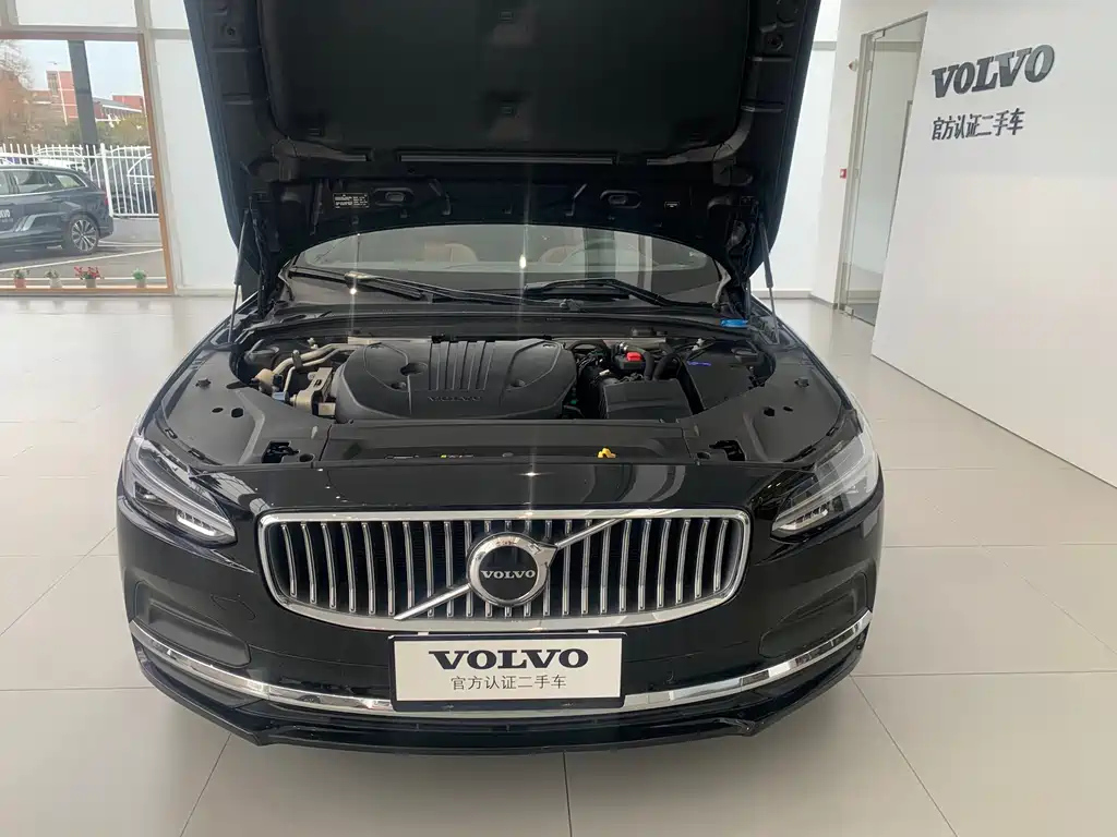 VOLVO S90 2022