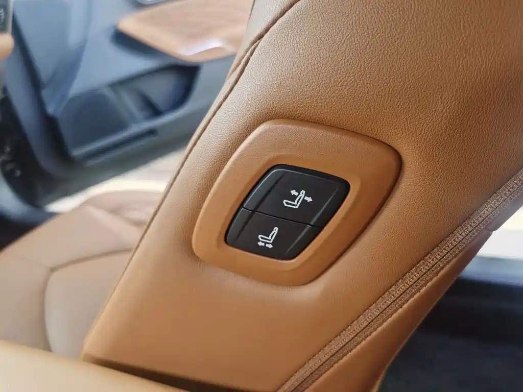 TOYOTA AVALON 2019