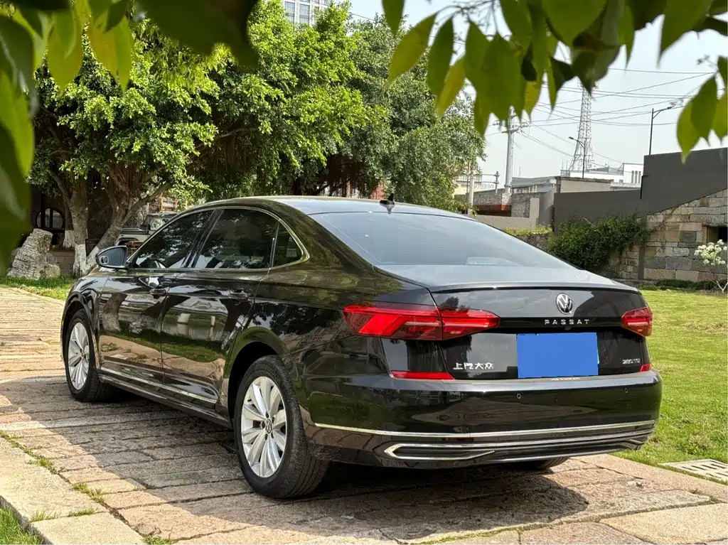 VOLKSWAGEN PASSAT 2020
