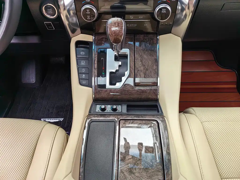TOYOTA ALPHARD 2019