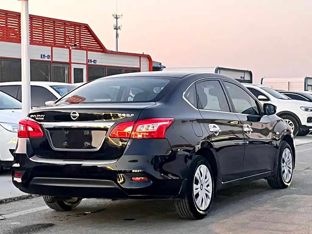 NISSAN SYLPHY 2020