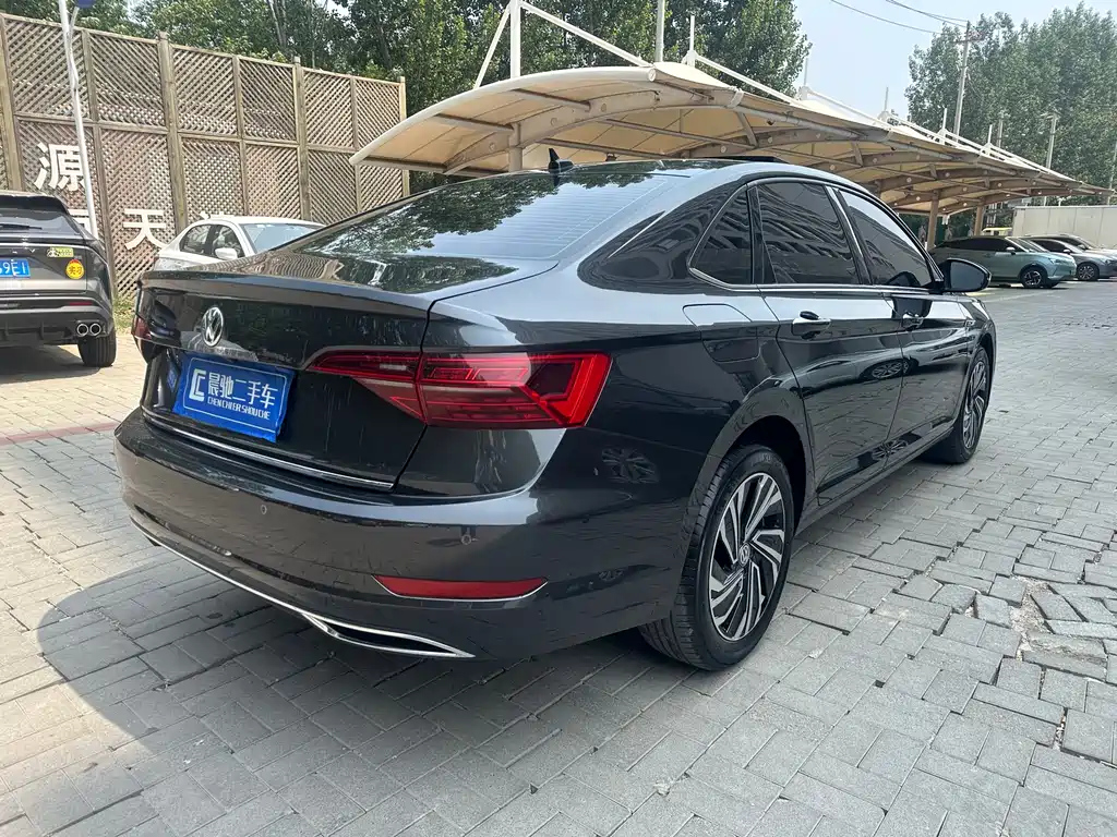 VOLKSWAGEN SAGITAR 2021