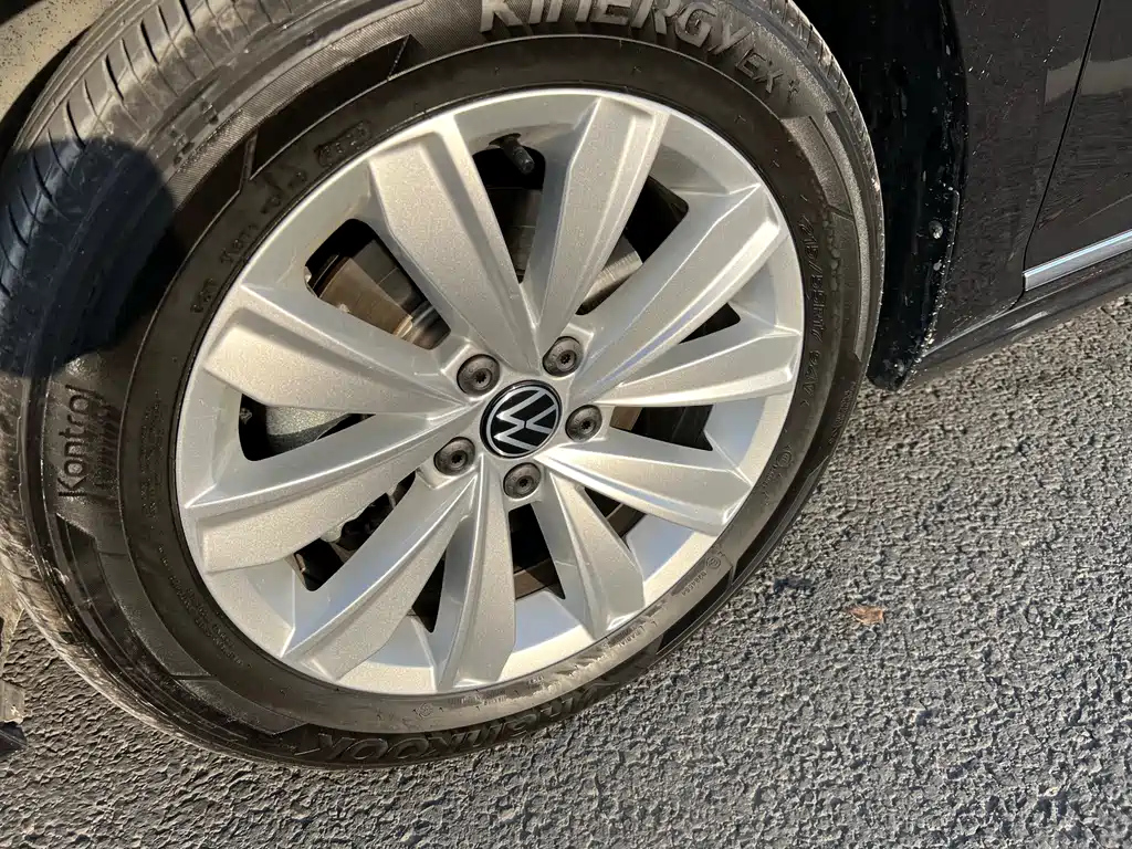 VOLKSWAGEN PASSAT 2021