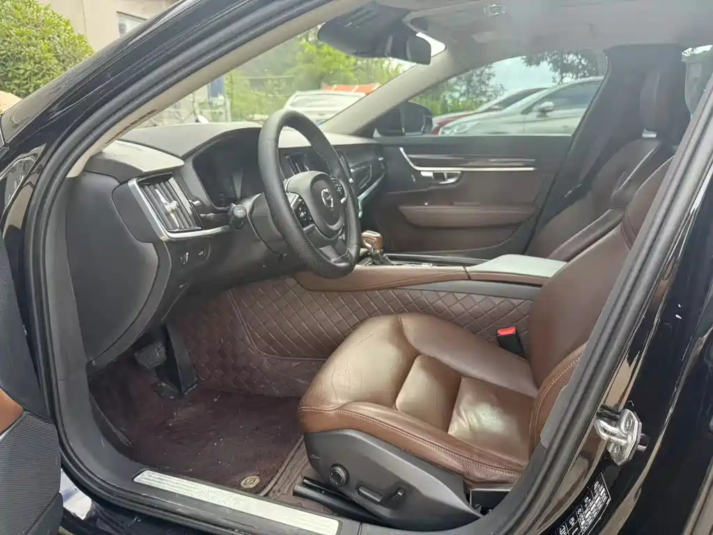 VOLVO S90 2018