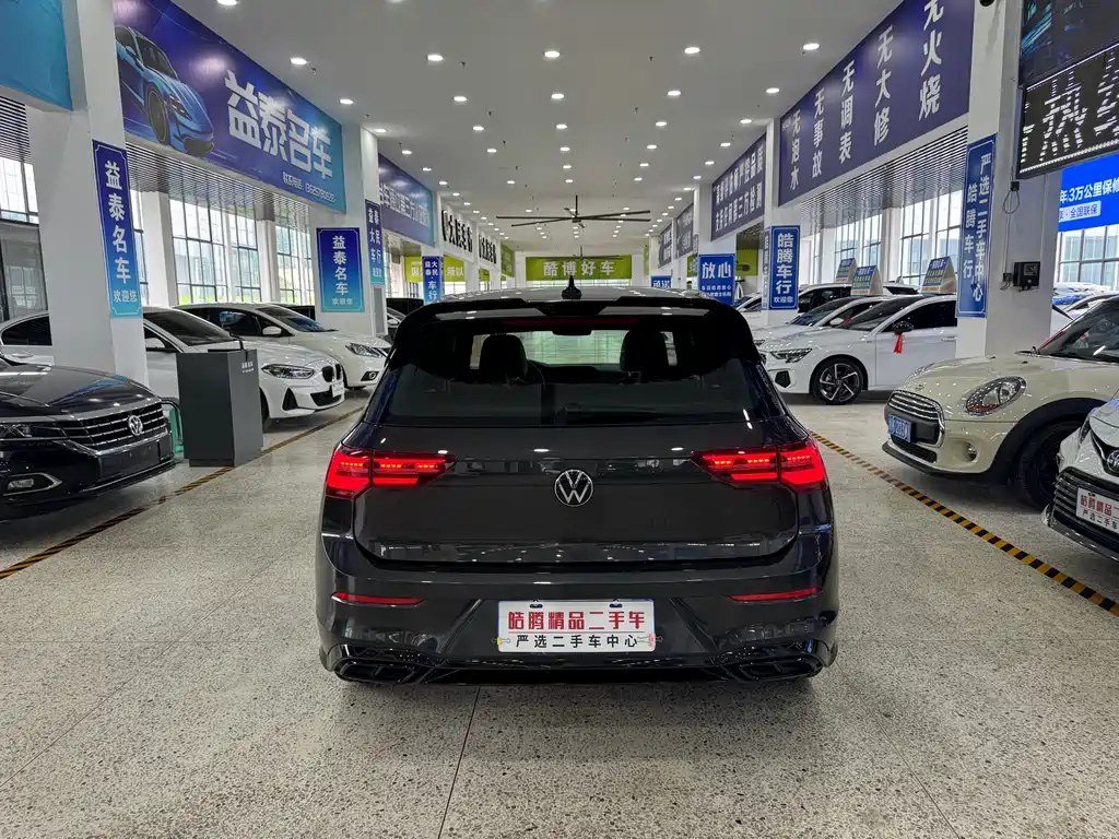 VOLKSWAGEN GOLF 2021