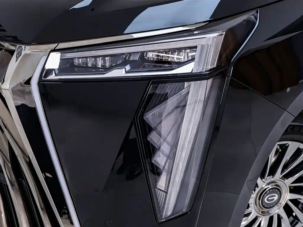 TRUMPCHI M8 2023