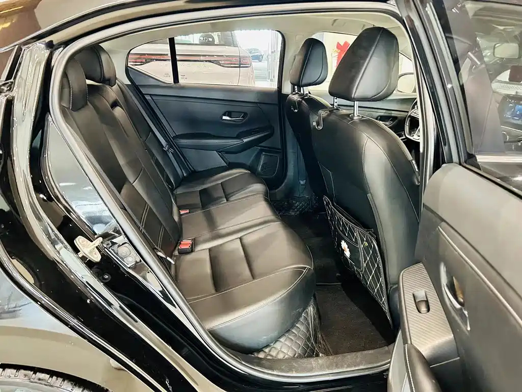 NISSAN SYLPHY 2020
