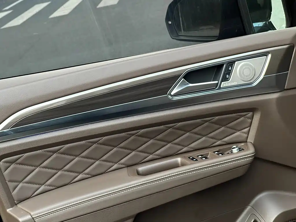 VOLKSWAGEN VILORAN 2023
