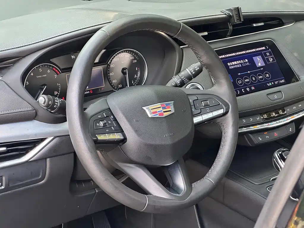 CADILLAC XT4 2021