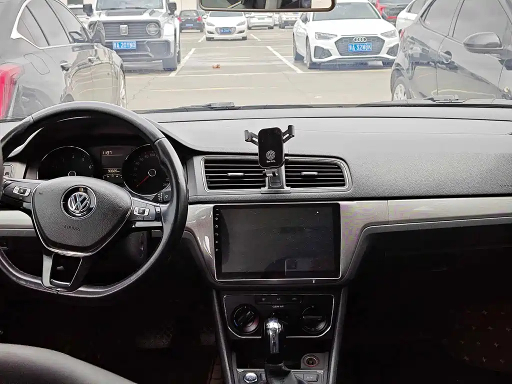 VOLKSWAGEN LAVIDA 2017
