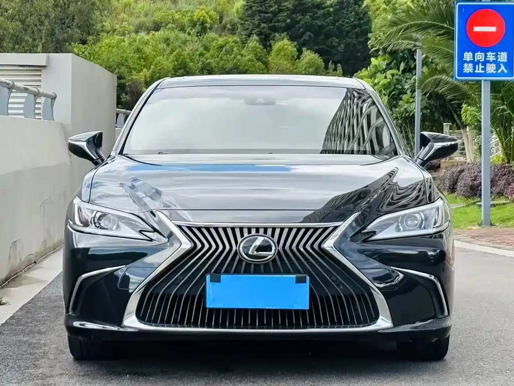 LEXUS ES 2021
