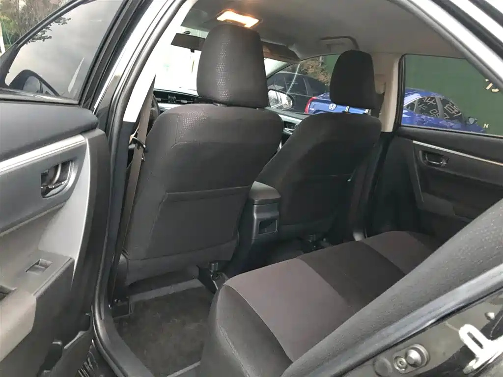 TOYOTA COROLLA 2015