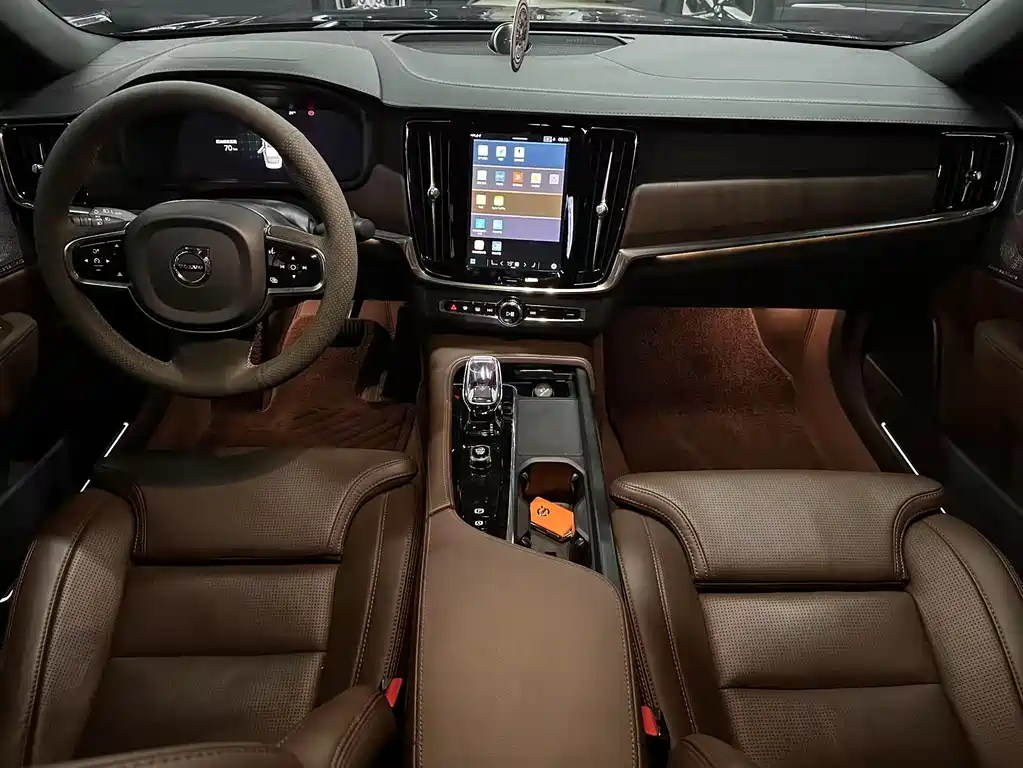 VOLVO S90 2024