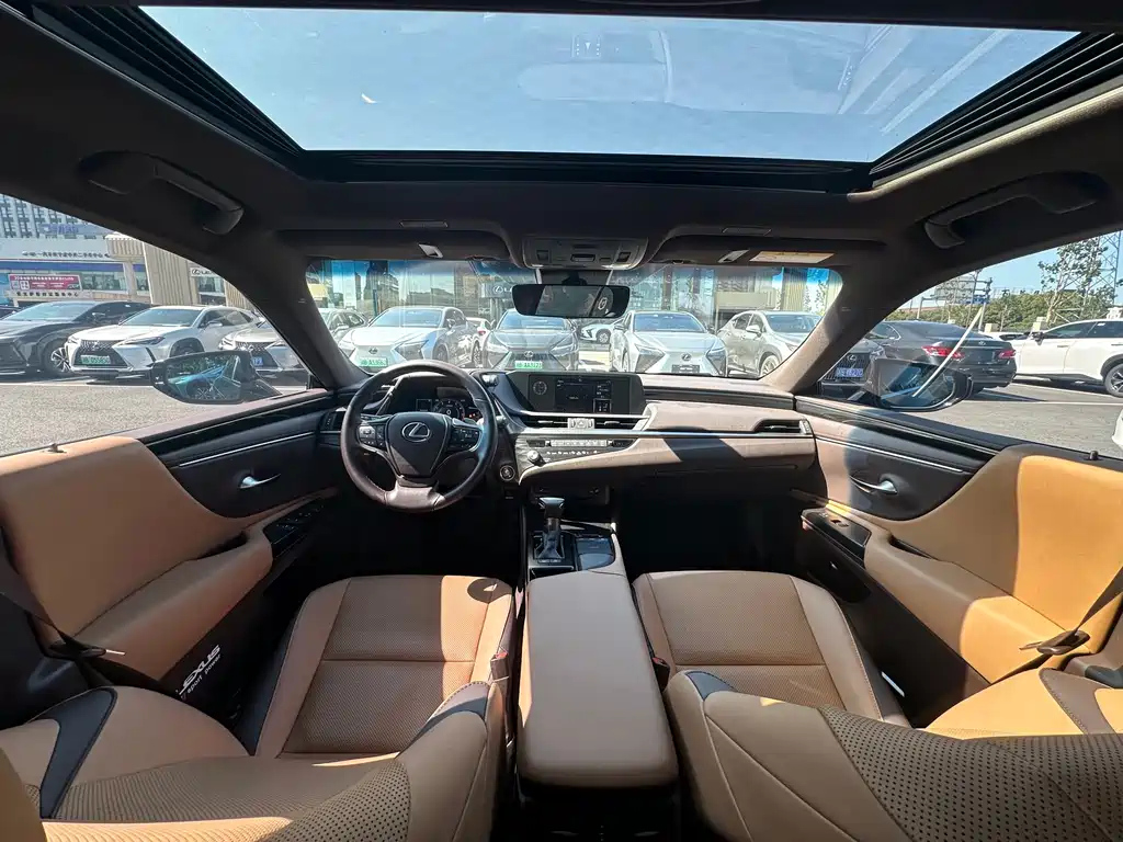 LEXUS ES 2021
