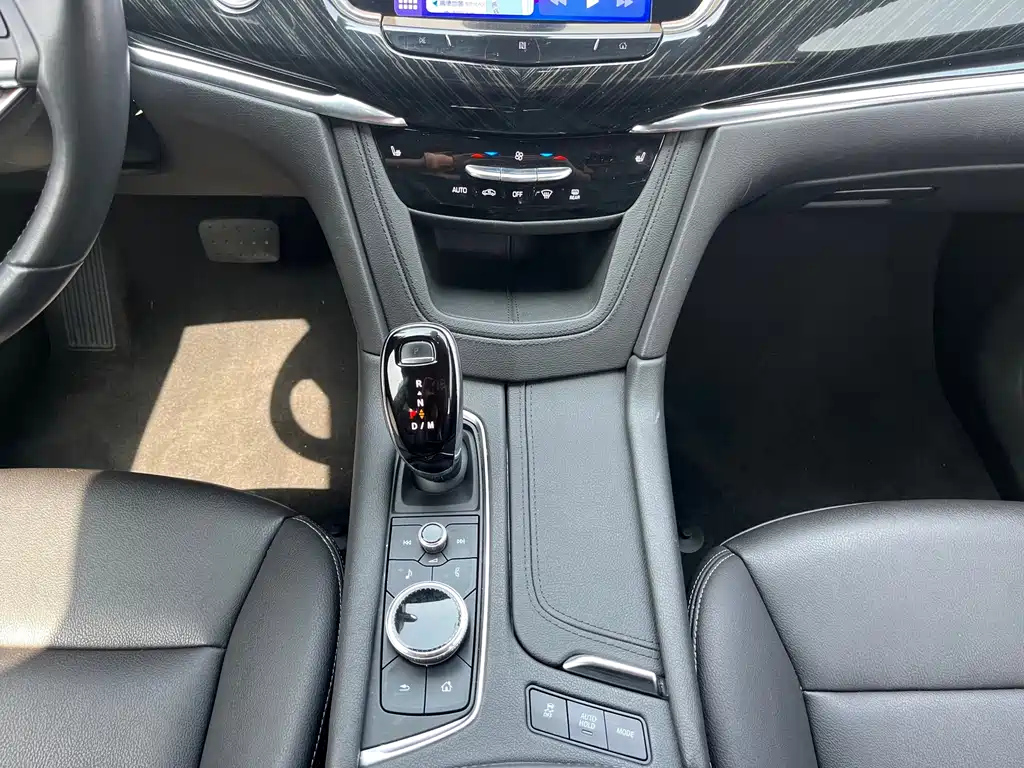 CADILLAC XT6 2021