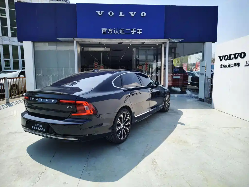 VOLVO S90 2022