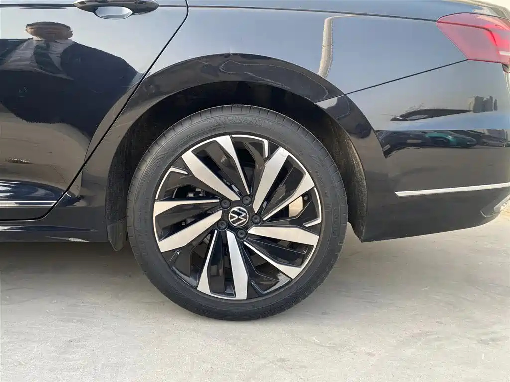 VOLKSWAGEN PASSAT 2022