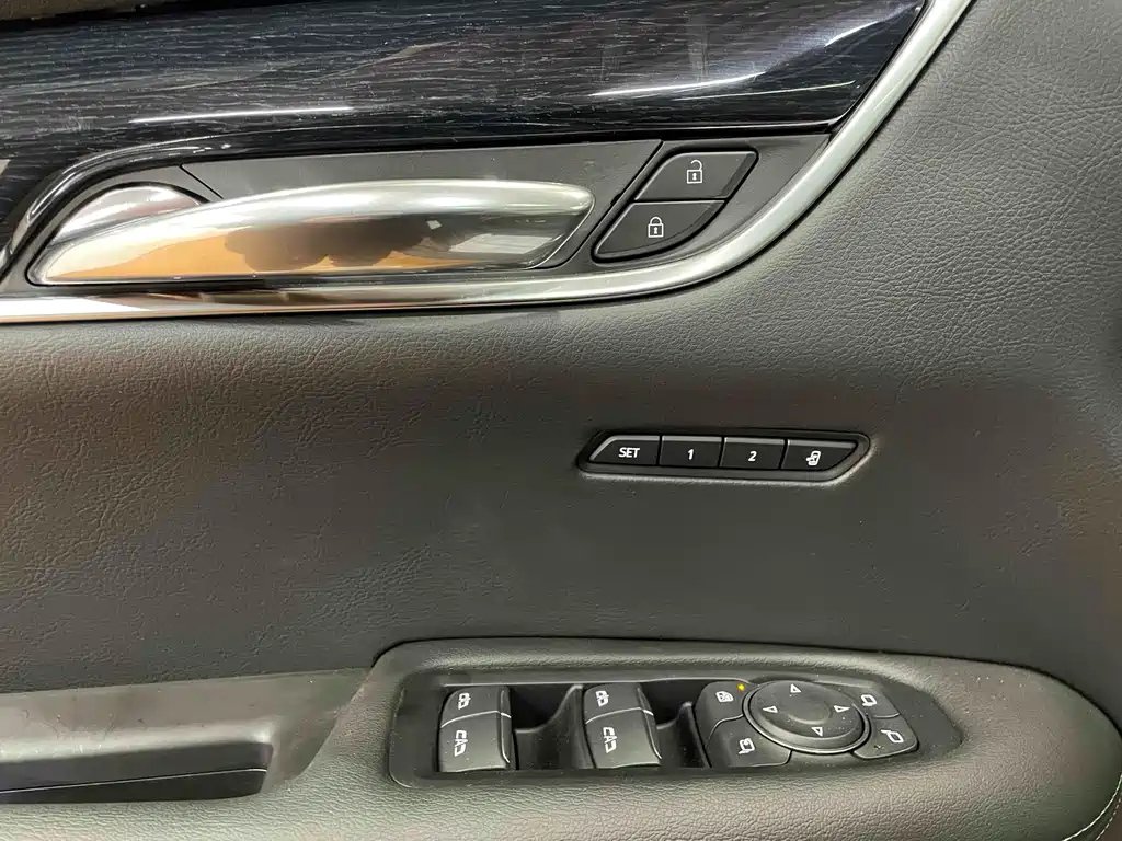 CADILLAC XT5 2024