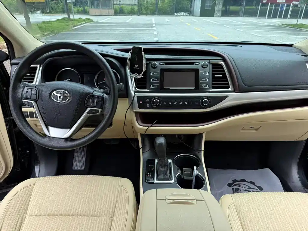 TOYOTA HIGHLANDER 2015