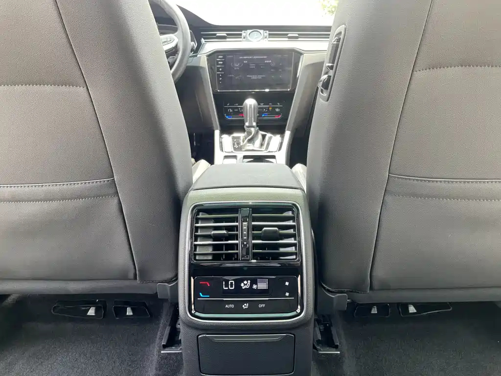 VOLKSWAGEN MAGOTAN 2021