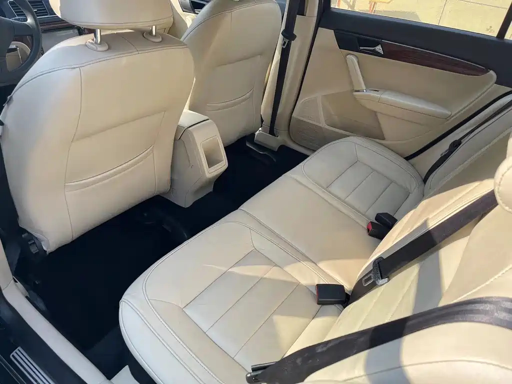 VOLKSWAGEN LAVIDA 2013