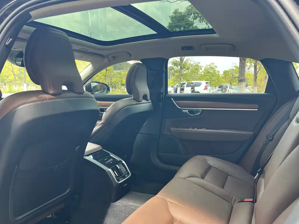 VOLVO S90 2020
