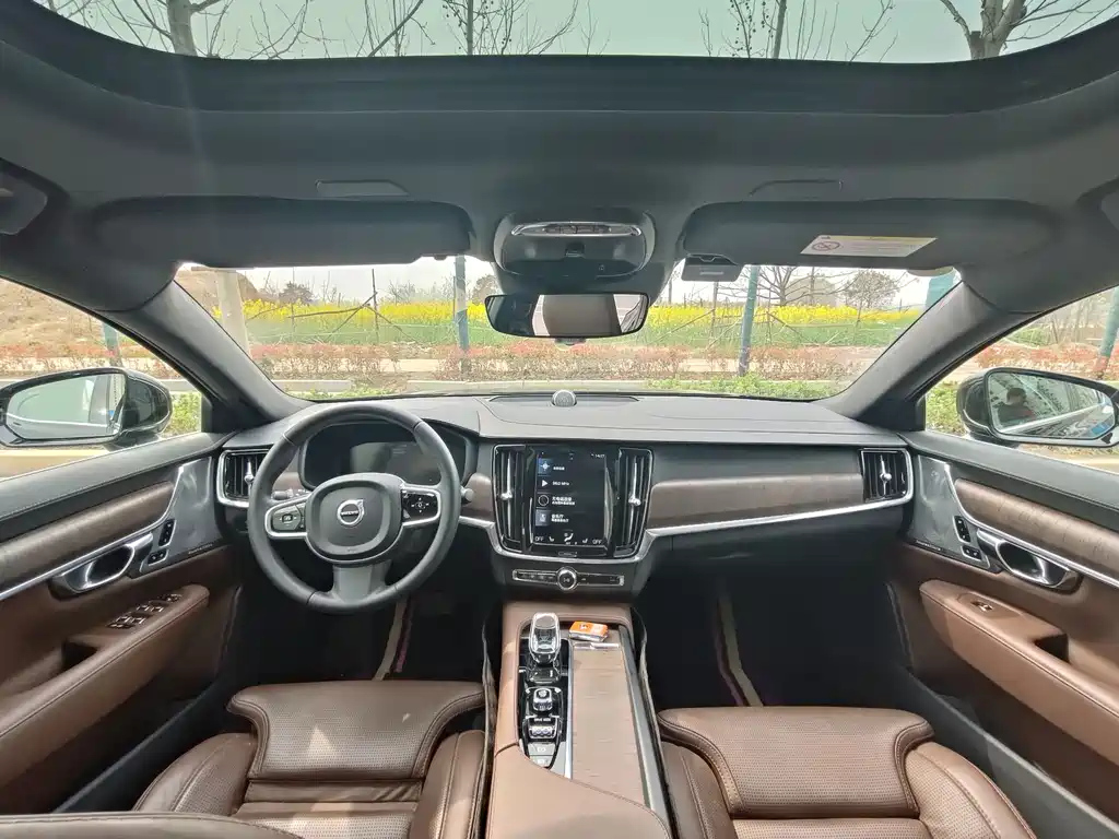 VOLVO S90 2021