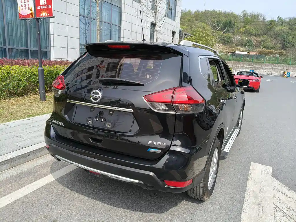 NISSAN X-TRAIL 2018