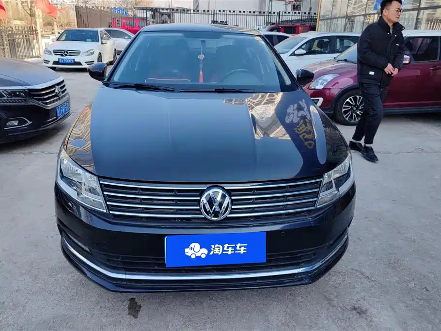 VOLKSWAGEN LAVIDA 2016