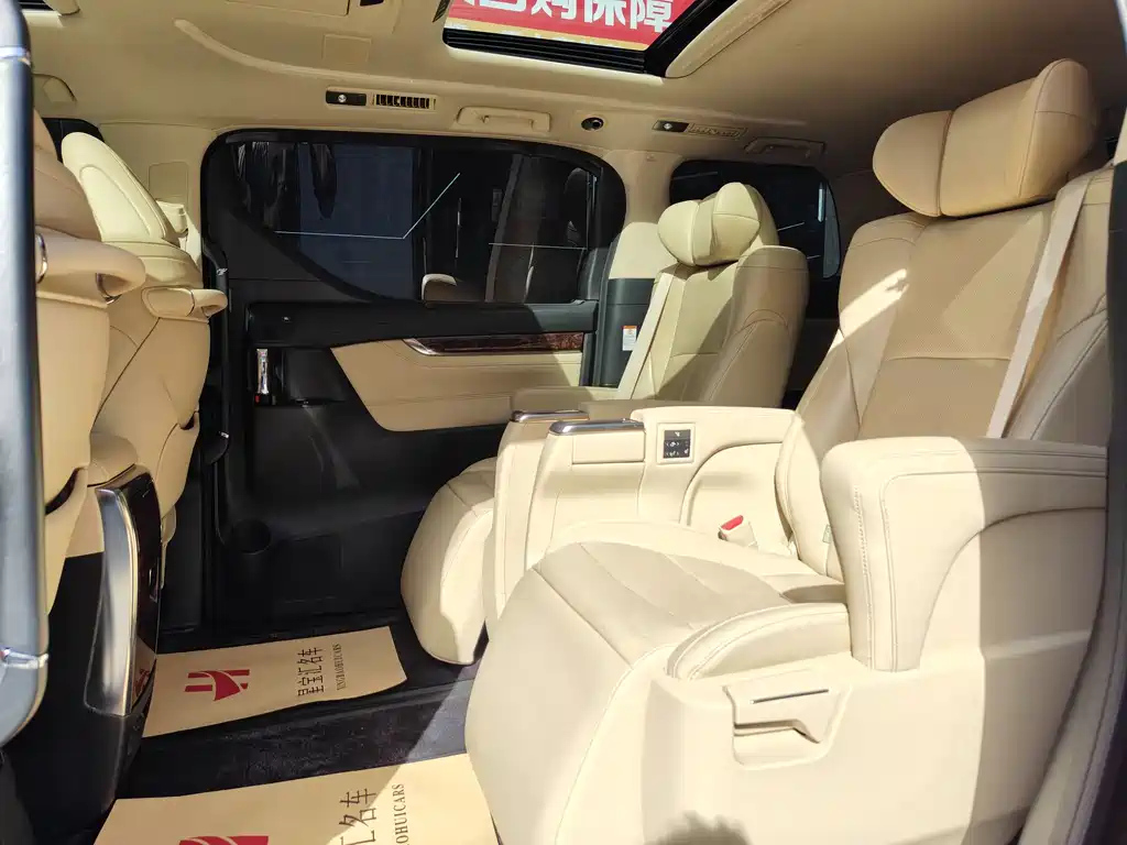 TOYOTA ALPHARD 2018
