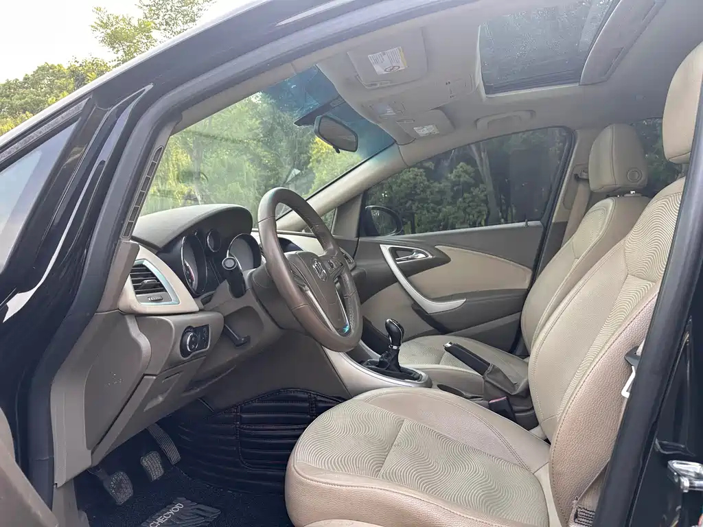 BUICK EXCELLE 2011