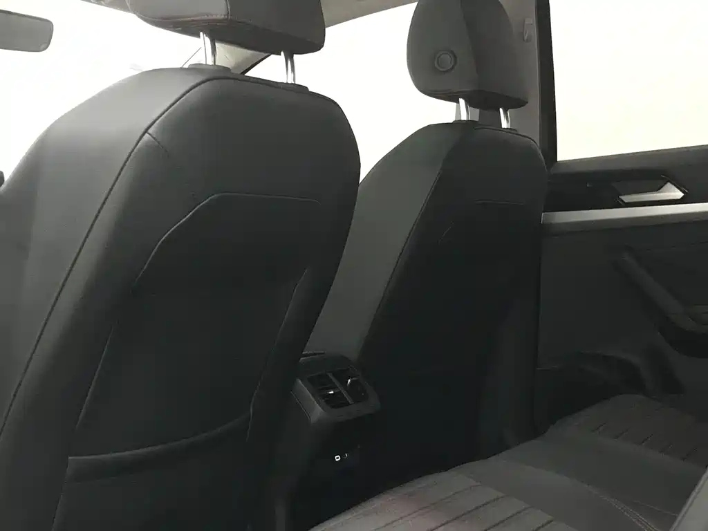 VOLKSWAGEN LAVIDA 2023