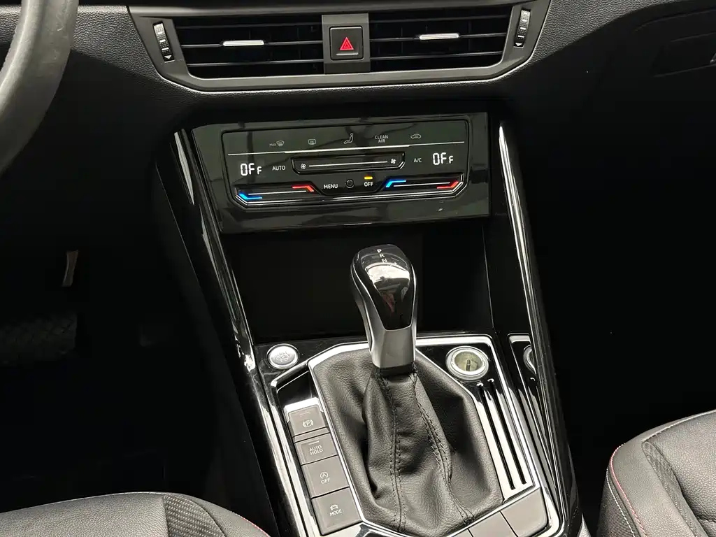 VOLKSWAGEN TAYRON 2021