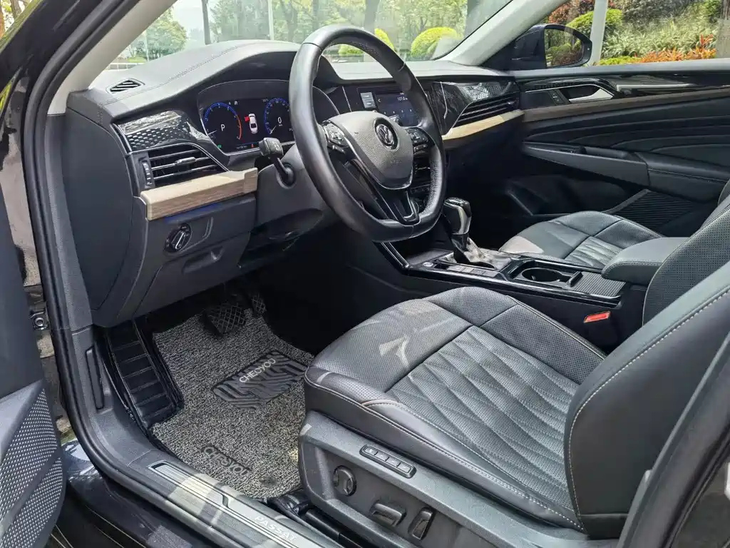 VOLKSWAGEN PASSAT 2020