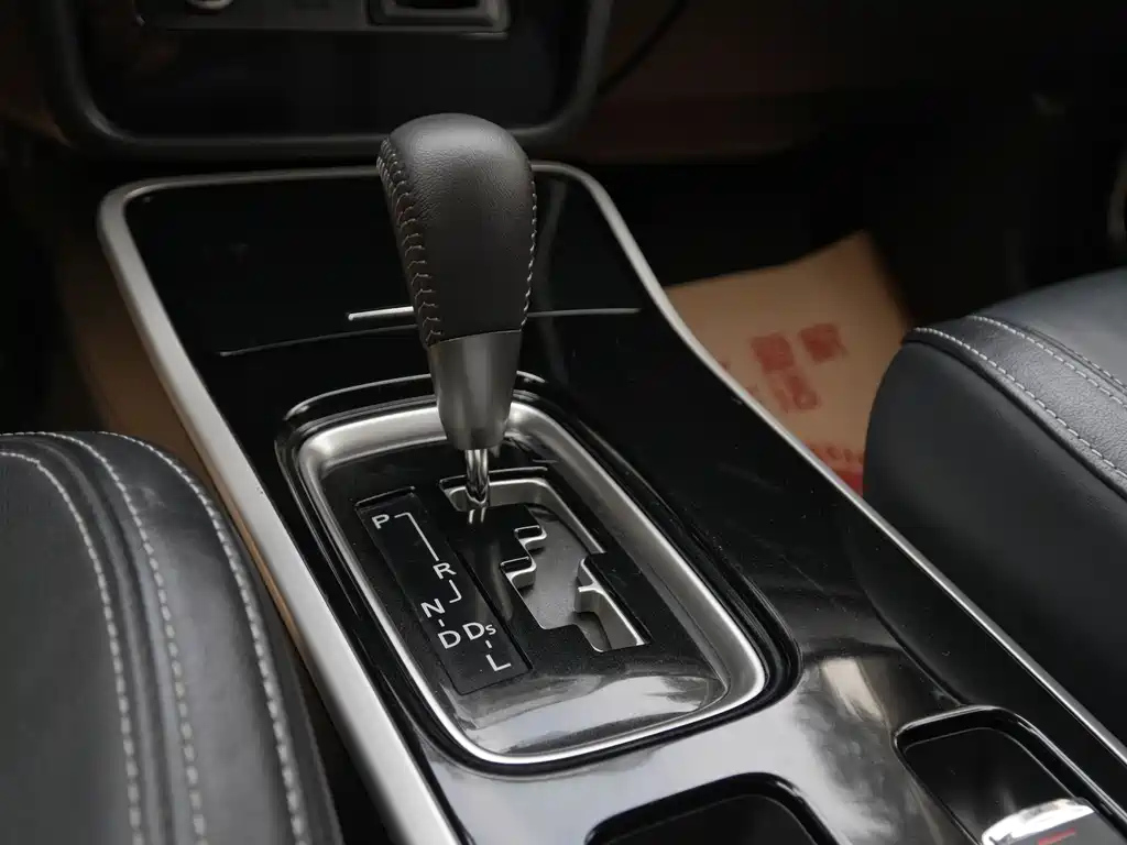 MITSUBISHI OUTLANDER 2021