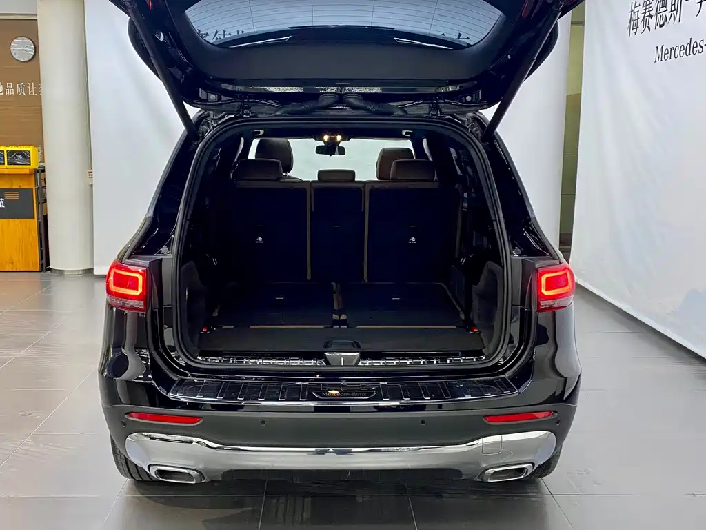 MERCEDES BENZ GLB 2023