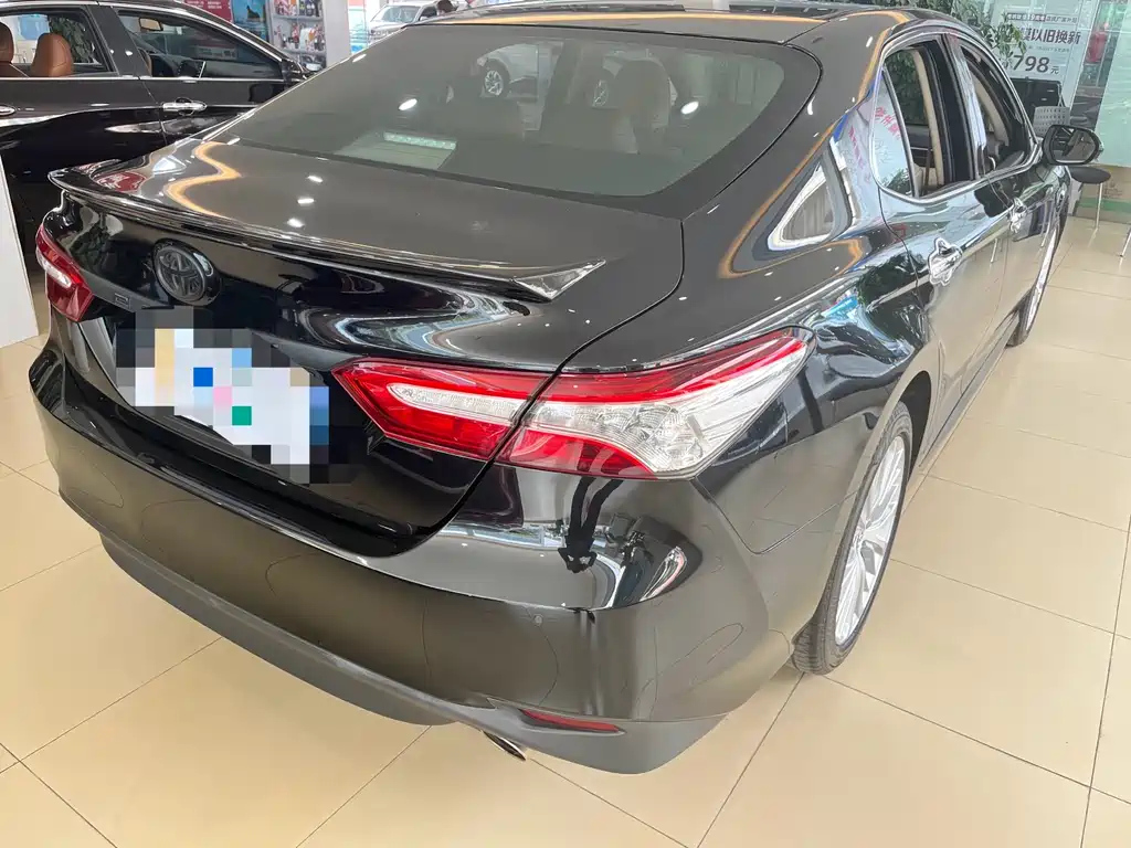 TOYOTA CAMRY 2019