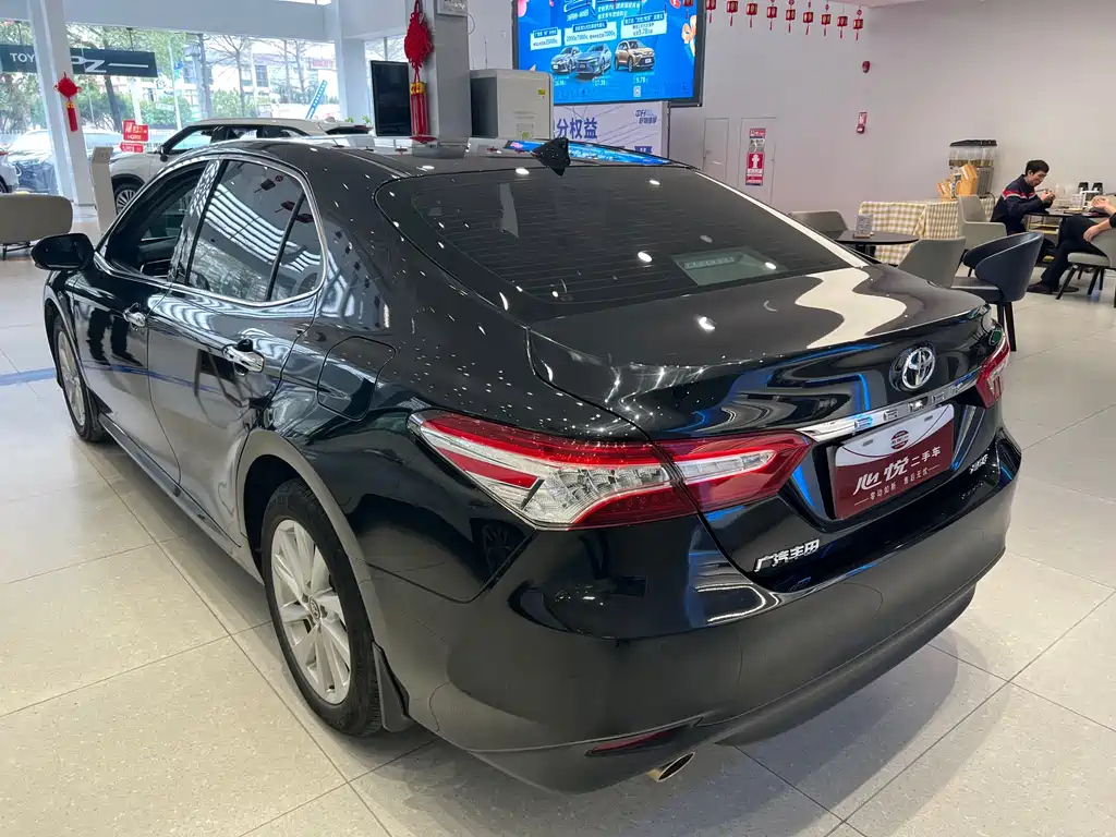TOYOTA CAMRY 2021