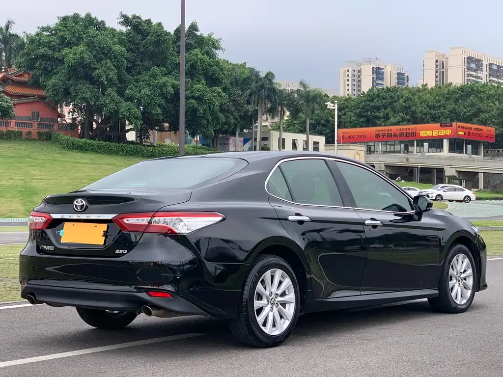 TOYOTA CAMRY 2019