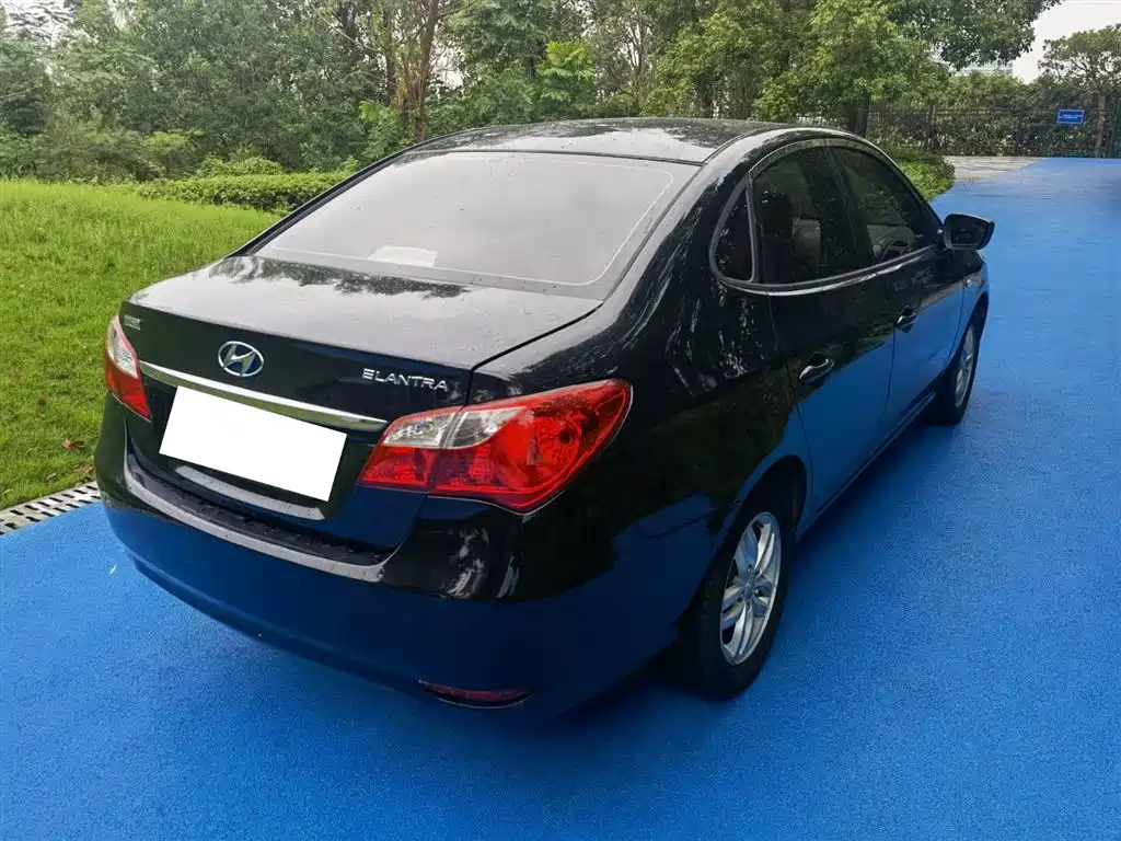 HYUNDAI CELESTA 2012